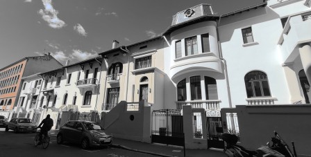 immeuble noir et blanc