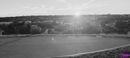 couchant noir et blanc loin